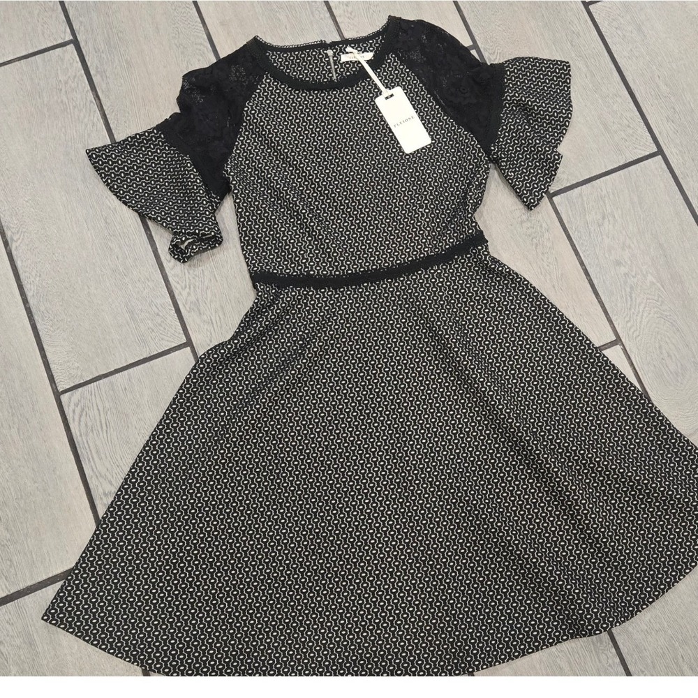 Pleione Women Black White Geometric Lace Flutter Sleeve Fit Flare Dress NWT L